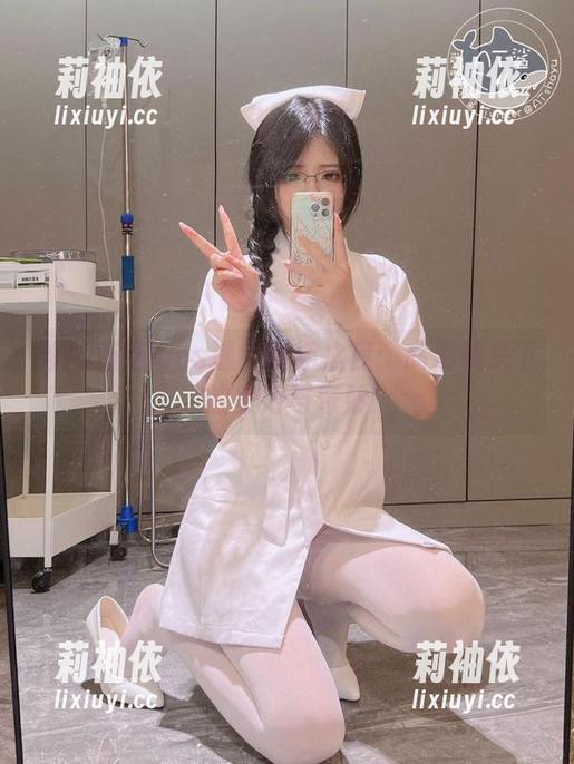 当AT鲨的cos遇上新年之夜：高清镜头下的美好与奇妙