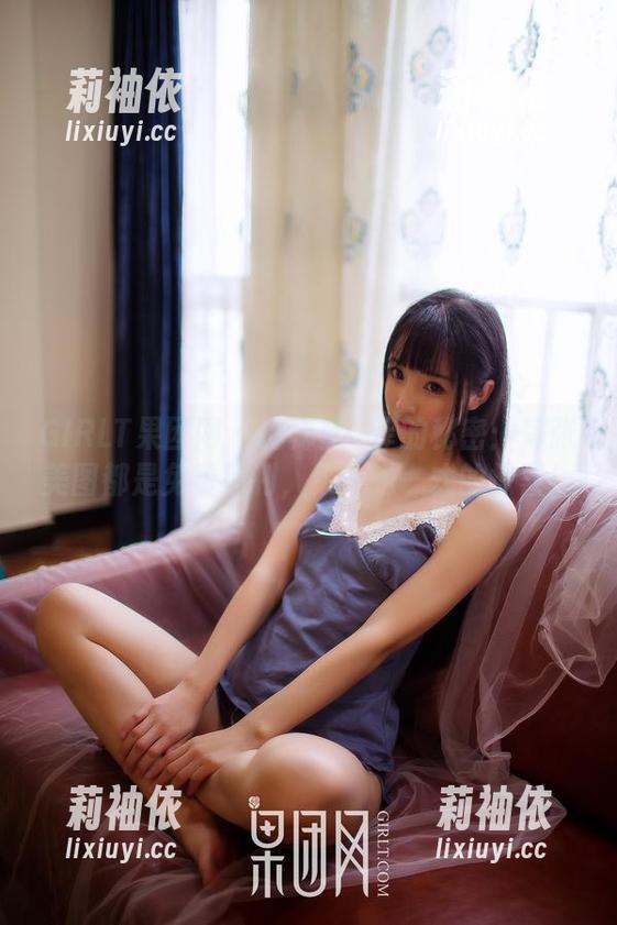 GIRLT果团网 - 揭秘龚玥菲的秘密：每张美图都是免费福利，买一送一式的惊喜！