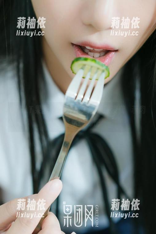 GIRLT果团网 - 翻开美图，探索龚玥菲肉丝背后的秘密