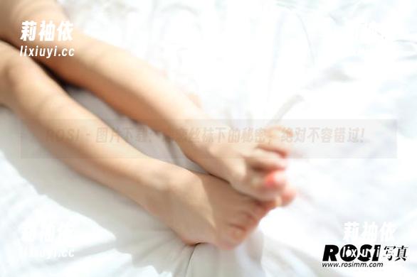 ROSI - 图片下载：恋恋丝袜下的秘密，绝对不容错过！