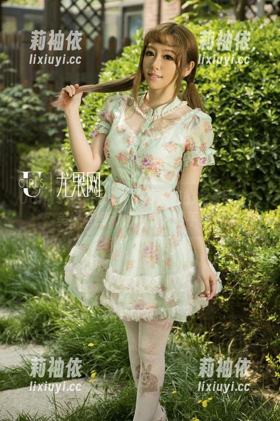 UGirls尤果网 - 乔依琳天使的免费图包：美好与撩动之间的微妙平衡！
