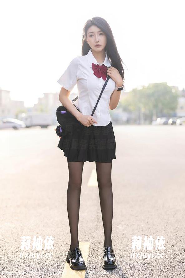 Xiuren秀人网 - 容容容Alice的女王写真，原图简直是各类滤镜的梦中情人！
