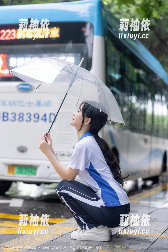 Xiuren秀人网 - 专属你的“月野兔美妞”粉色定制图集，看看这个小魔女如何玩转甜蜜！