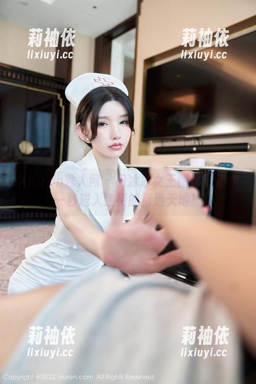 Xiuren秀人网 - 田冰冰女王图集：让你一秒进入迷情的精选天地！
