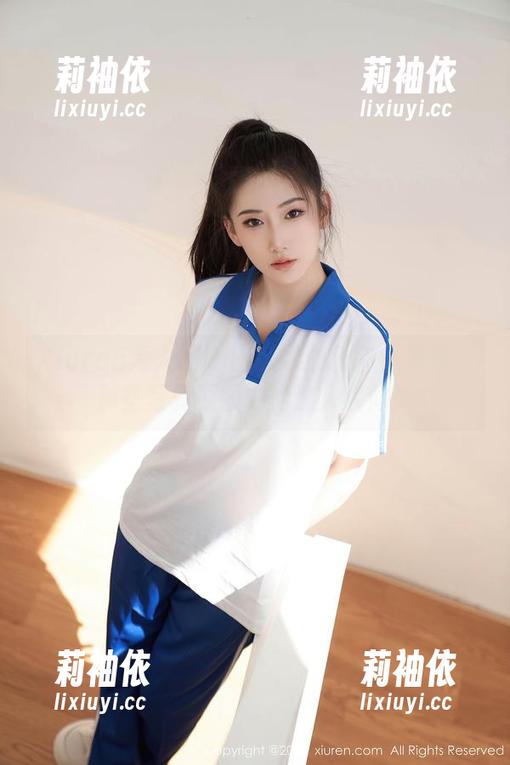 Xiuren秀人网-田冰冰 Xiuren秀人网 - 田冰冰办公室小清新:那些写真原图中的迷人瞬间!
