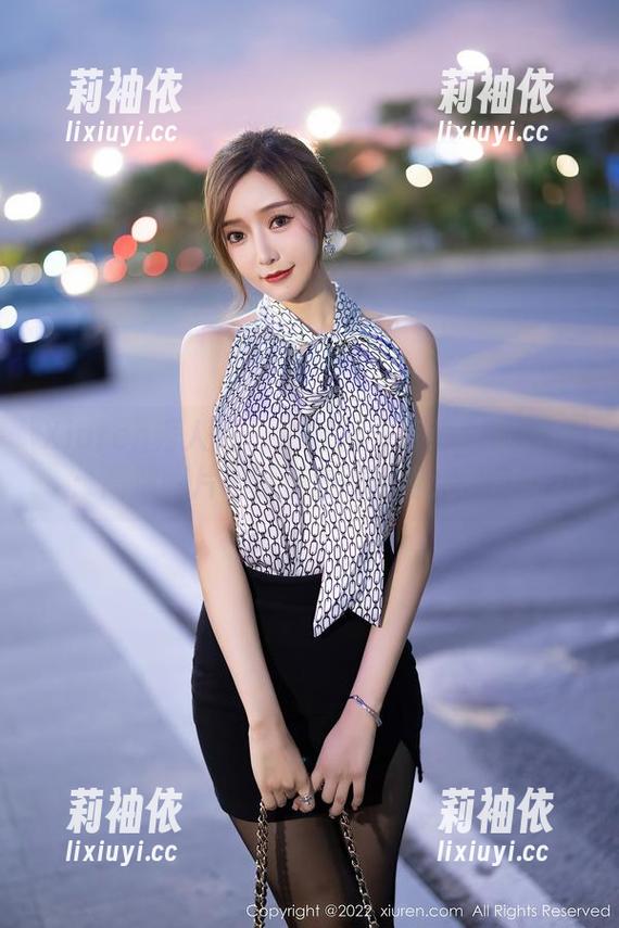 Xiuren秀人网 - 白衬衫与草莓zz的碰撞：高清图片还原那些不可描述的瞬间