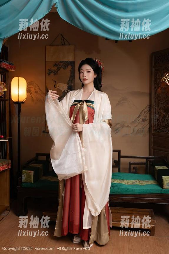 Xiuren秀人网 - 夏日里的黄婧GIGI：定制图片就像清风，不小心拂过肌肤