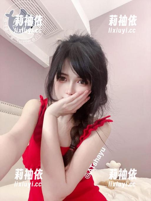 透着高级感的白裙，at鲨鱼最新套图来袭，心跳加速！