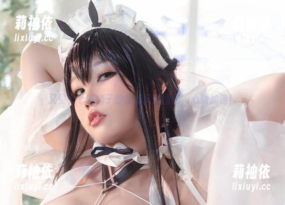 又见七七娜娜子的最新吊带图包，心跳加速！