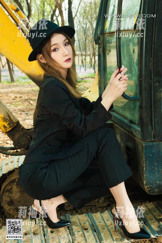 丽柜 - 全套兔子水手服：明明可以很优雅，偏要玩调皮！