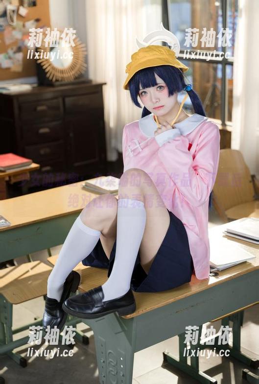 少女的秘密：九柒喵的写真作品，下载后绝对让你的表情变化！