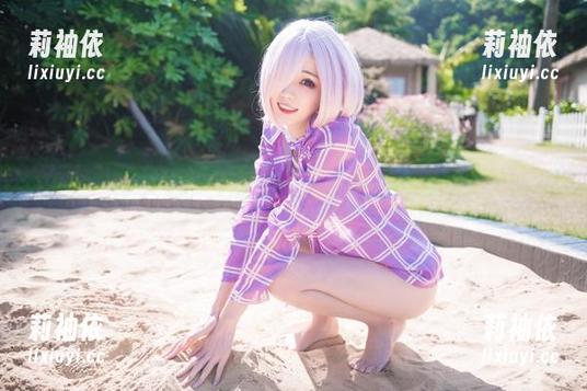 短裤+光影：“你的负卿”分享的夏日私房照