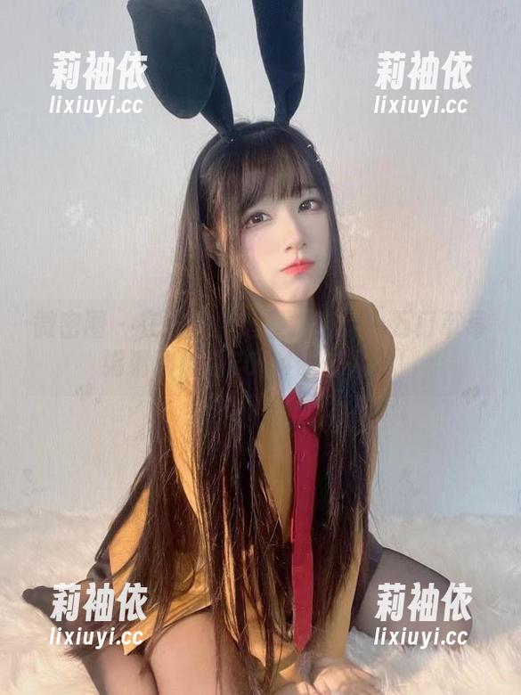 十万口草莓粥粥 微密圈 - 在线写真追星指南:十万口草莓粥粥和她的2024舰长福利!