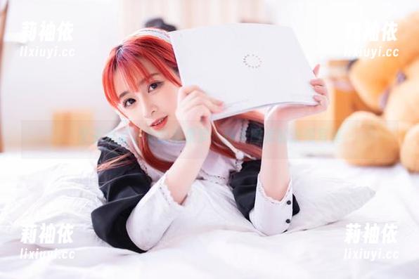叉子宝宝和她的温泉梦：探索图库的浪漫写真