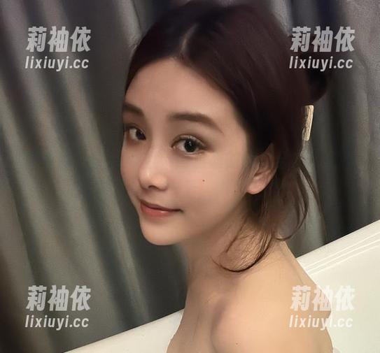 微密圈 - 奶雯镂空，网盘里的绝美合集，值得一看。
