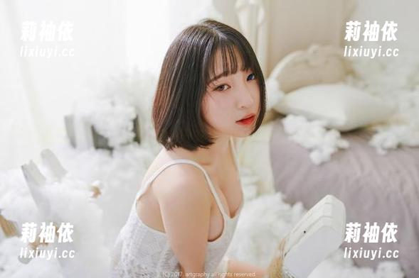 当姜仁卿(강인경)遇上粉色内衣：原图壁纸，想要的都在这里！