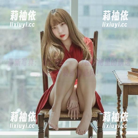 最新写真：姜仁卿(강인경)在旗袍里的飘逸，每一个转身都是风！