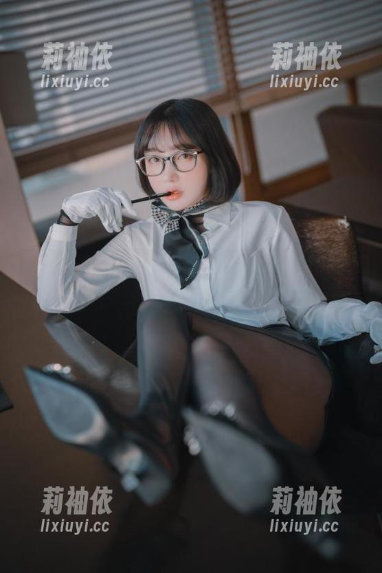 孙乐乐(손예은)的写真：Loozy极限VOL.001，真的只是一组套图吗？
