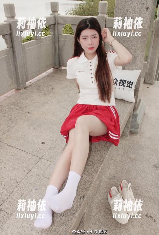 小众视觉 - 小苹果写真：每次套装更新都在提醒我‘别看了，快点下单’！