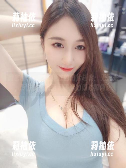 微密圈 - 小玉吃果冻的图片档案：无圣光，专注她那双玉足美腿的倾心瞬间！
