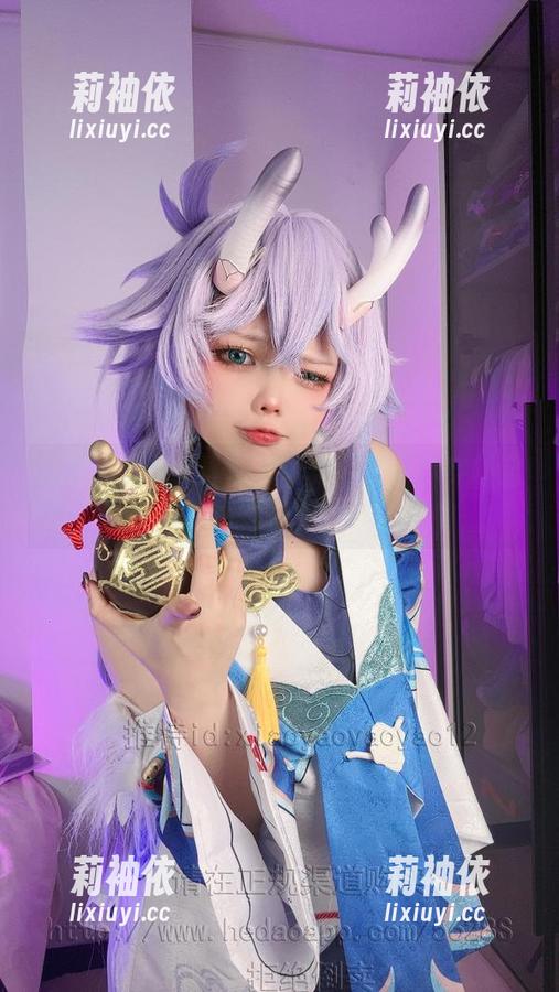 让小瑶幺幺的瑜伽写真集更新带你穿越到每个温暖的瞬间吧
