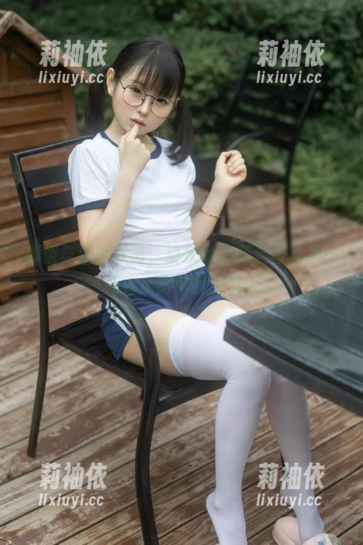 颜值与湿度双高，幼水铃衣精选写真集——死库水陪你度过夏天。