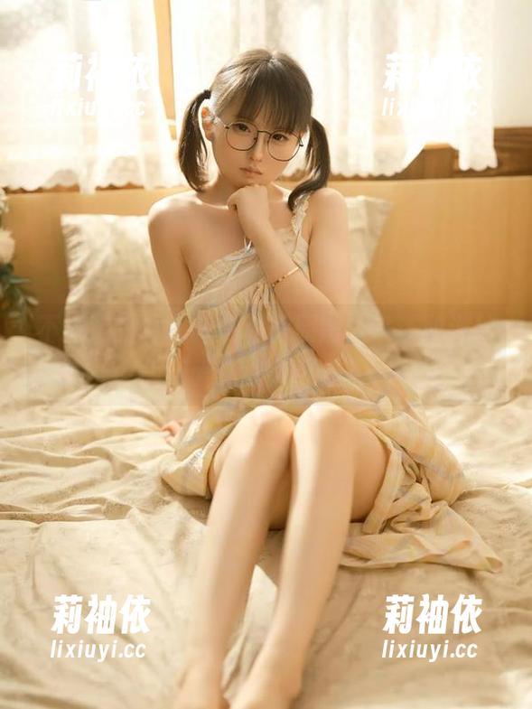 不抓紧的幼水铃衣私房原图，谁还敢说秋月爱莉这么可爱？