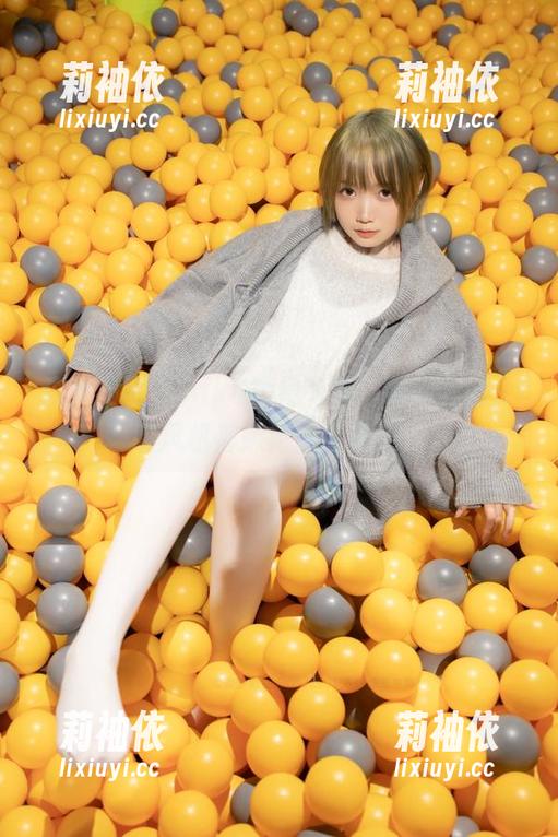 森萝财团 - Aika短裙专属！最新套图，吹风机都嫉妒她的风姿！