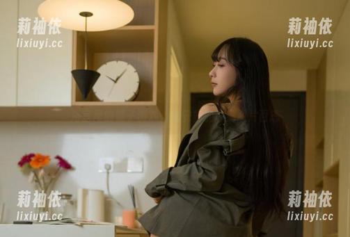 浴室里的镜子游戏：浅安安的私房图片百态