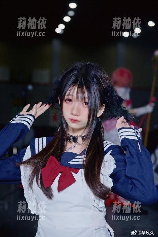清青琴玖的迷人步伐：美脚作品合集，脚步声里藏的秘密