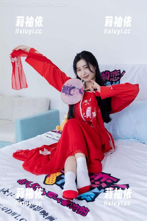 物恋传媒 - 婚纱下的小竹，真是撩到没朋友！这美图让人心跳加速。