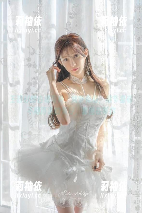 王羽杉的白裙写真：如梦似幻，细节里有不期而遇的美好，套图在等你