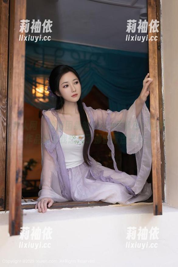 秀人网-Elise谭晓彤 秀人网 - 校服围绕的Elise谭晓彤:她的作品集让我想起了那些青涩岁月。