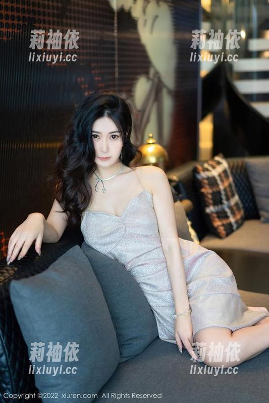秀人网 - 别说“伊小七MoMo白丝”不够好，高清的下载后真的让我觉得是个不错的选择。