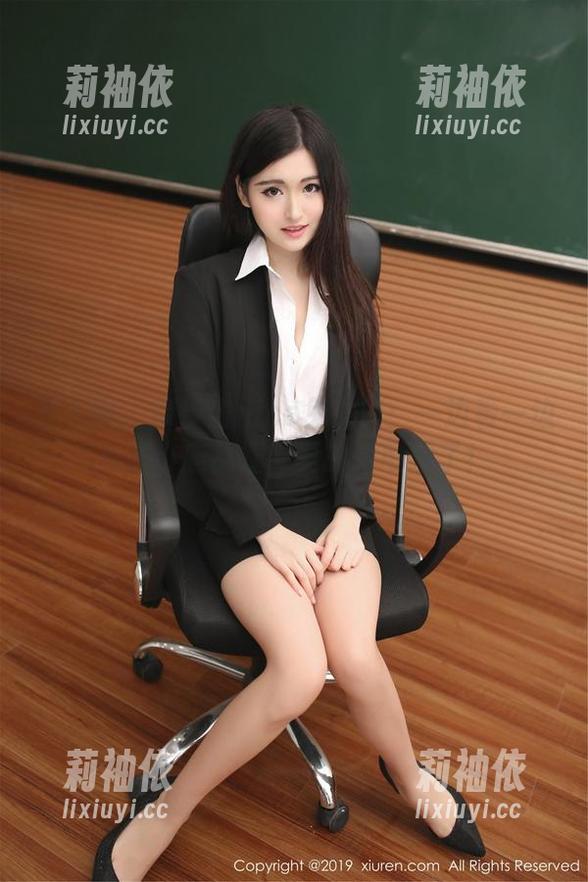 秀人网 - 奈汐酱nice兔女郎：一边看一边心里小鹿乱撞，真的太可爱了！