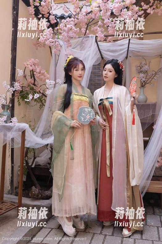 秀人网 - 让人想多了的校服：林悠悠的图库分享，谁能拒绝这种校园风？