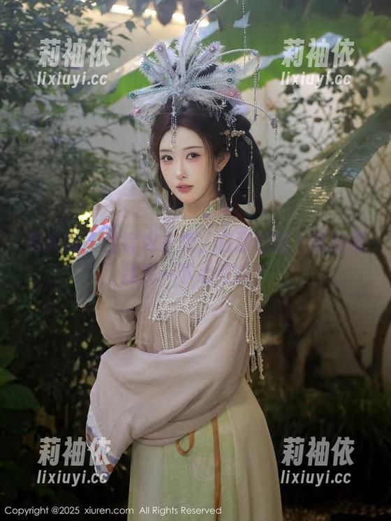秀人网 - 全套内衣秀，白甜的图片真的要我挑一下心脏吗？