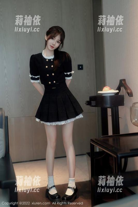 秀人网 - 言沫的高挑苗条美女丝足合集，灵魂无圣光！你敢不敢看？