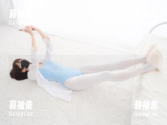 紧急企划 - 毛衣小恩图集：定制气息浸透的温柔时光