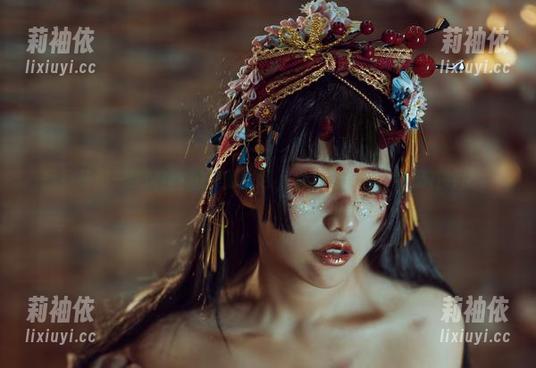 惊！芊川一笑MNK的美脚图包，点开后的每一秒都在吟唱。