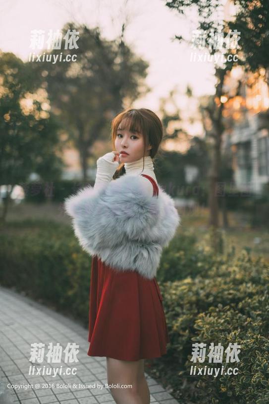 菠萝社 - 长腿与猫九酱Sakura：图里图外的梦幻对话，快来围观！