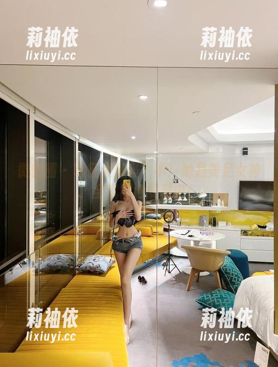 微密圈 - 葛征大脚怪？不！她是美足女神，全套图包安利中！