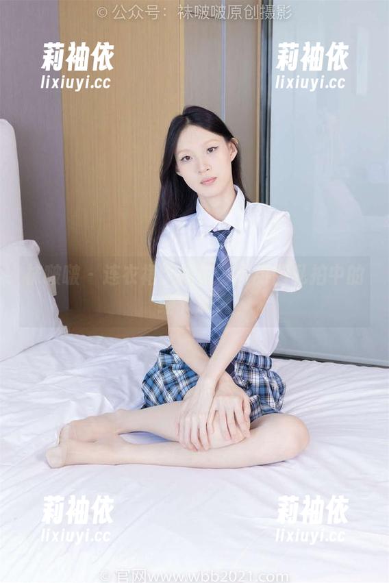 袜啵啵 - 连衣裙大揭秘：甜甜圈私拍中的细节满满