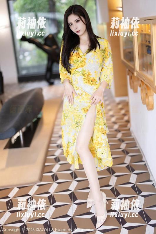 语画界 - 原图透视：看程程程的裤里丝，心脏小鹿乱撞，认真的！
