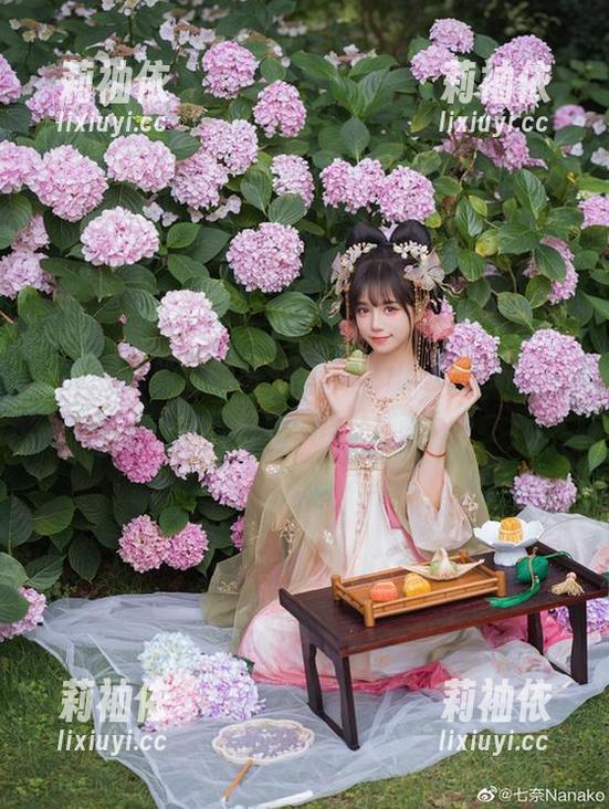 贰加六游船里的高清图册，细腻到能听到水波轻柔的耳语。
