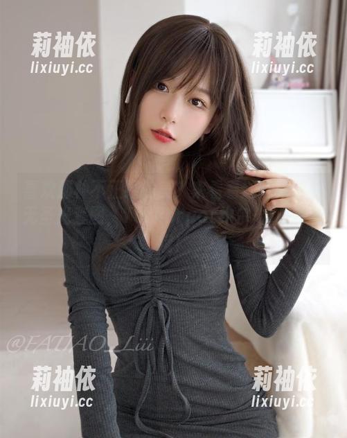 喜欢那种不正经的美？来看看迷之呆梨的无圣光套图，YorForger约尔·福杰等你哦！