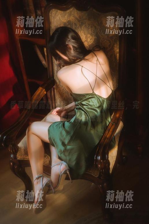 香草喵露露最新作品集更新：裤里丝，完美平衡期待与惊喜