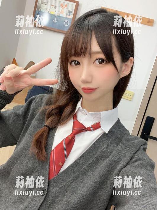 偶遇“魔物喵nigisa”，娃娃机前的写真集，原图来袭，太治愈了吧！