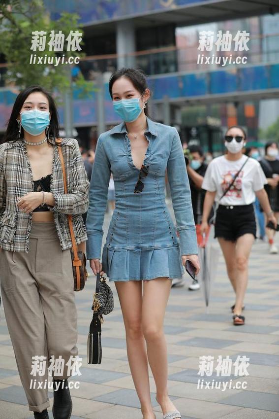 魔镜街拍 - 被曼曼的秘密迷住了！原图免费分享，快来看看！
